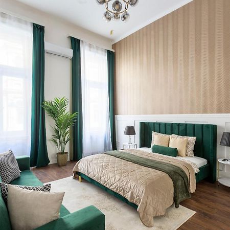 Luxurious Prestige Residence Next To The New York Cafe Budapest Ngoại thất bức ảnh