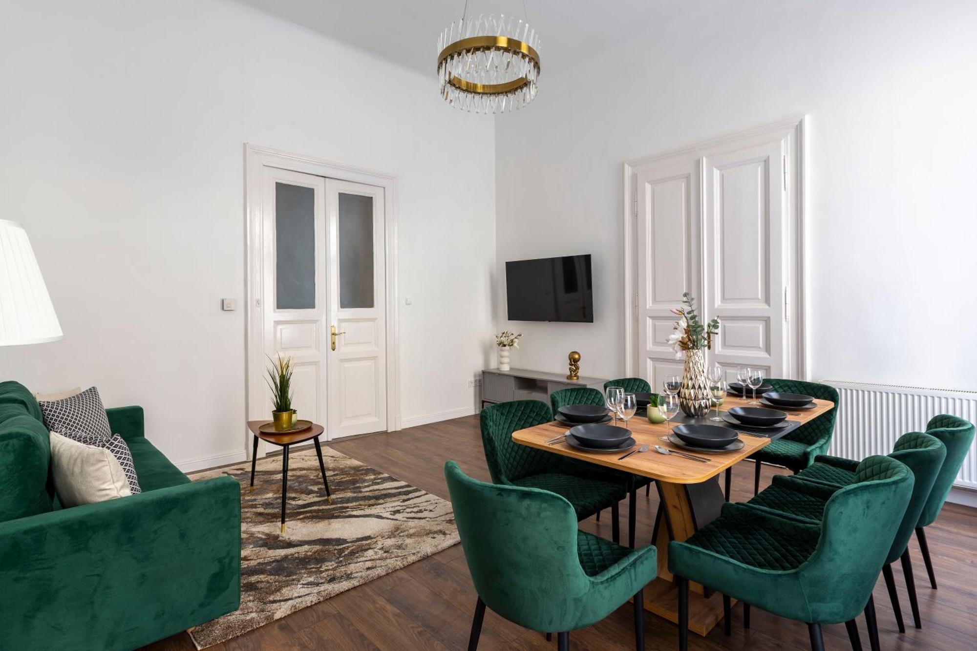Luxurious Prestige Residence Next To The New York Cafe Budapest Ngoại thất bức ảnh